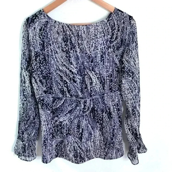 y2k Vintage Silk Lavender Ann Taylor Long Sleeved Blouse V Neck Size 8 - Picture 5 of 9